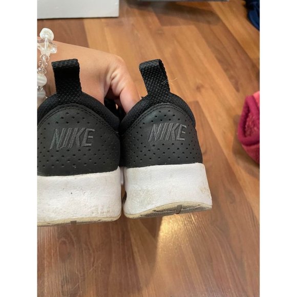 Nike Thea Sneakers - Picture 2 of 10